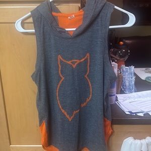 Hooters hooded shirt